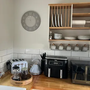  Apartment Cosy Countryside Near With Free Parking